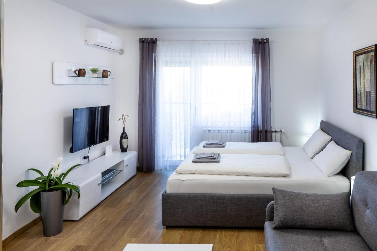 Mb Apartment Subotica Exterior foto