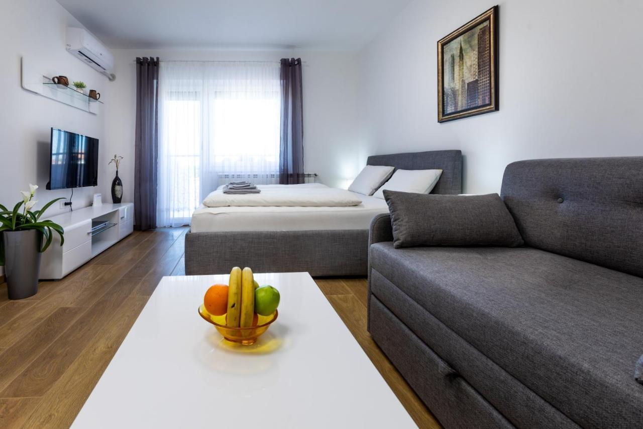 Mb Apartment Subotica Exterior foto