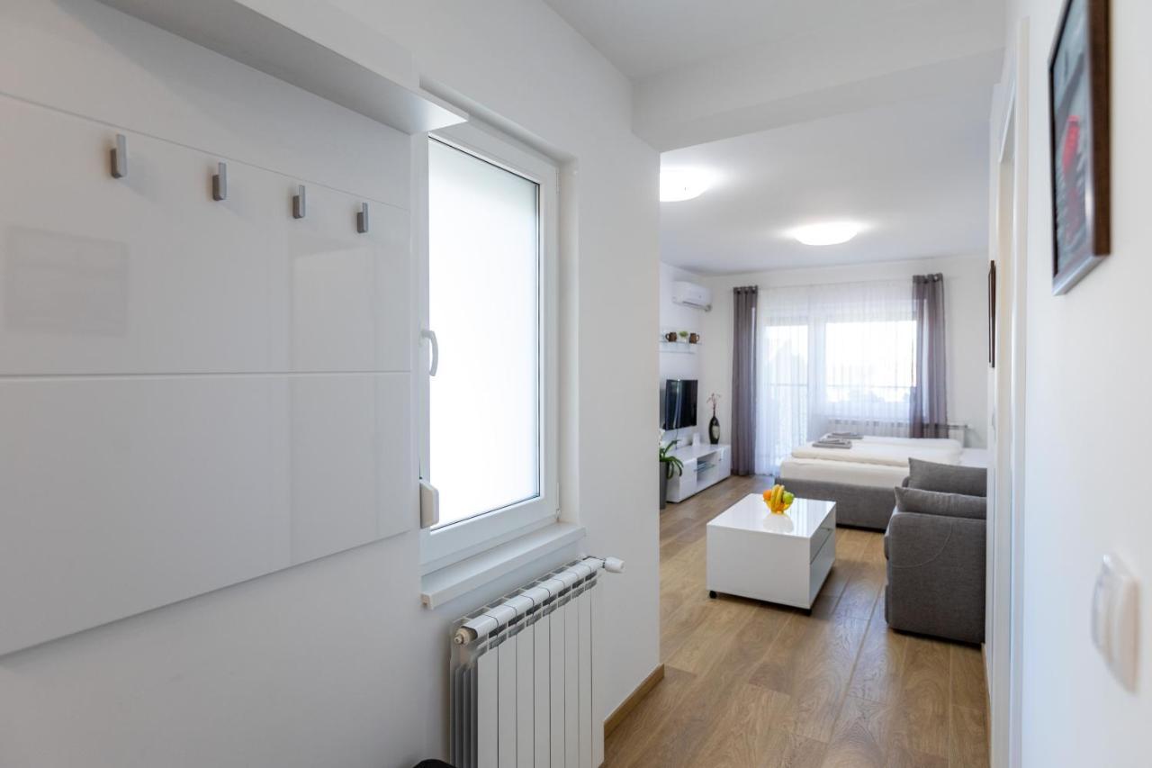 Mb Apartment Subotica Exterior foto